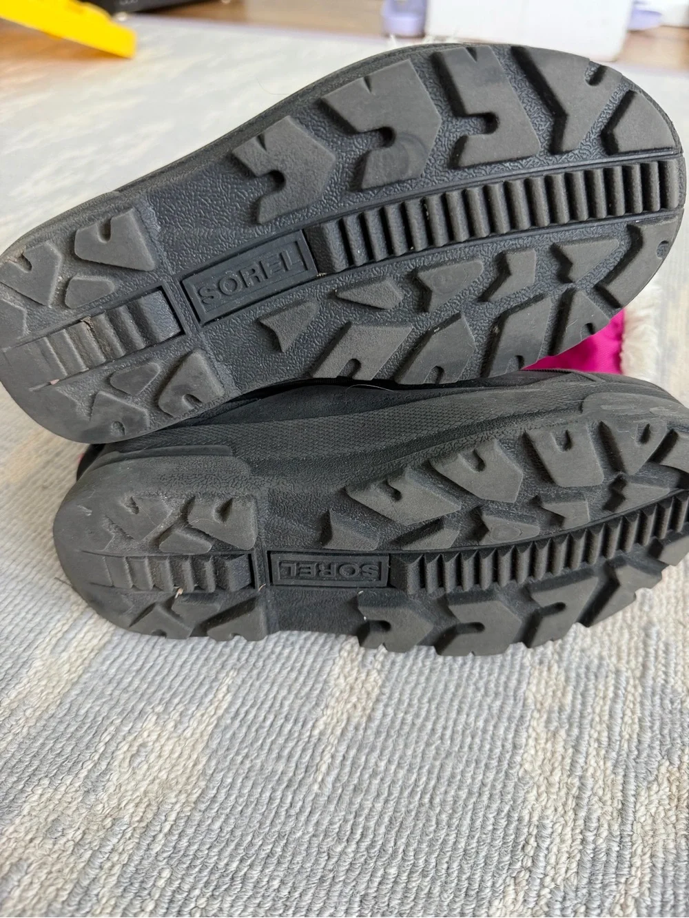 Sorel bright pink